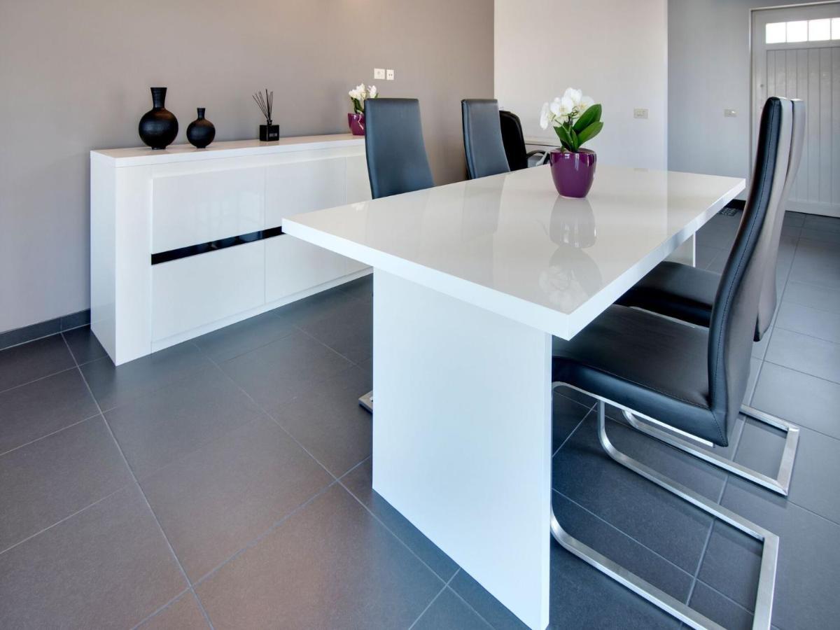 Modern Holiday Home In De Haan With Garden ภายนอก รูปภาพ