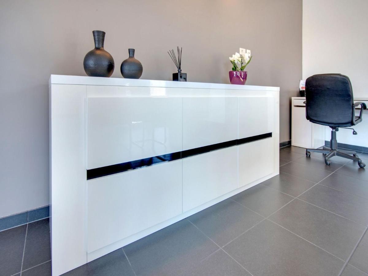 Modern Holiday Home In De Haan With Garden ภายนอก รูปภาพ